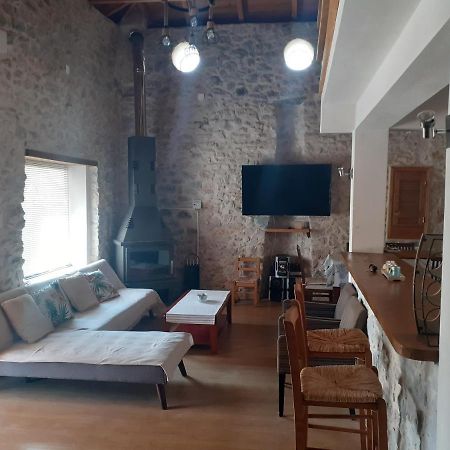 Tsitalia Cottage House Leonídion Exterior photo