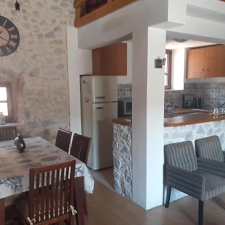 Tsitalia Cottage House Leonídion Exterior photo
