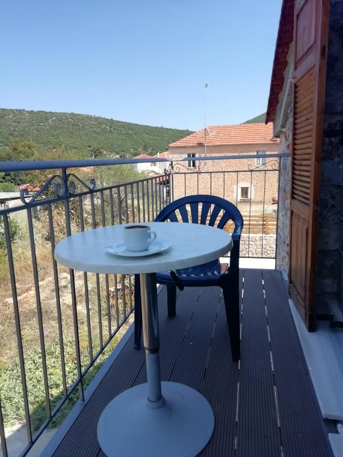Tsitalia Cottage House Leonídion Exterior photo