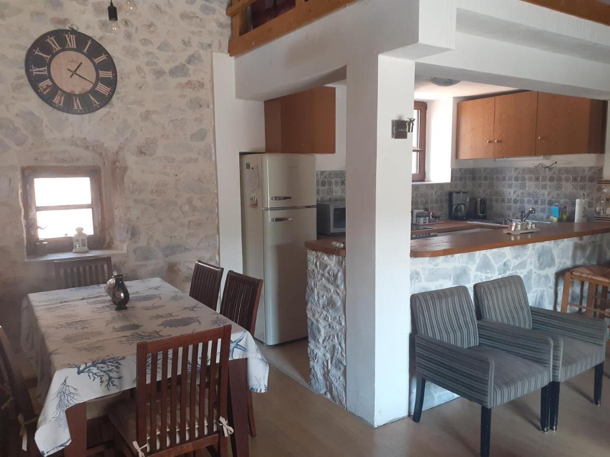 Tsitalia Cottage House Leonídion Exterior photo